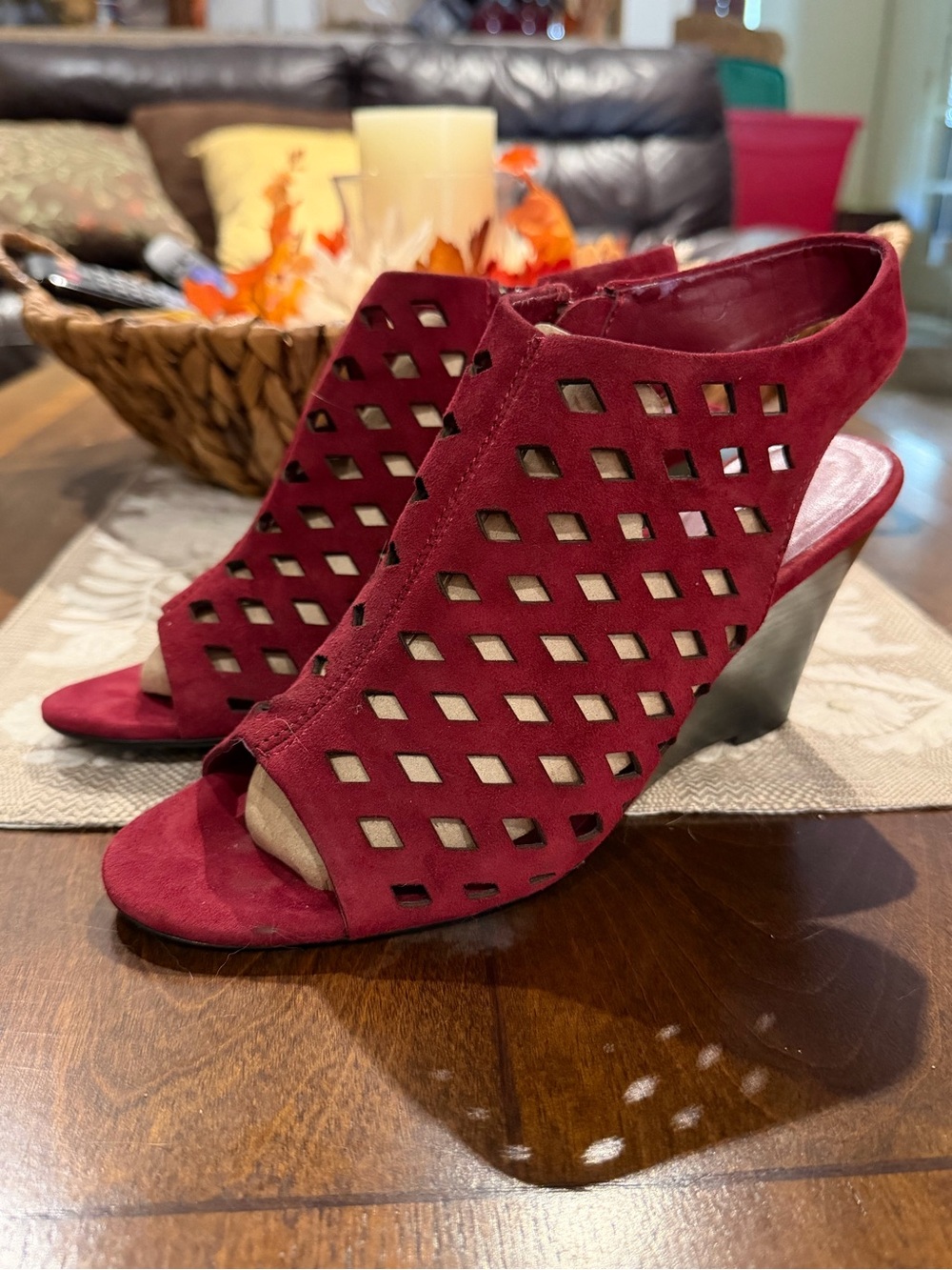 Franco Sarto Burgundy Perforated Open-Toe Wedge Sandals size 6.5